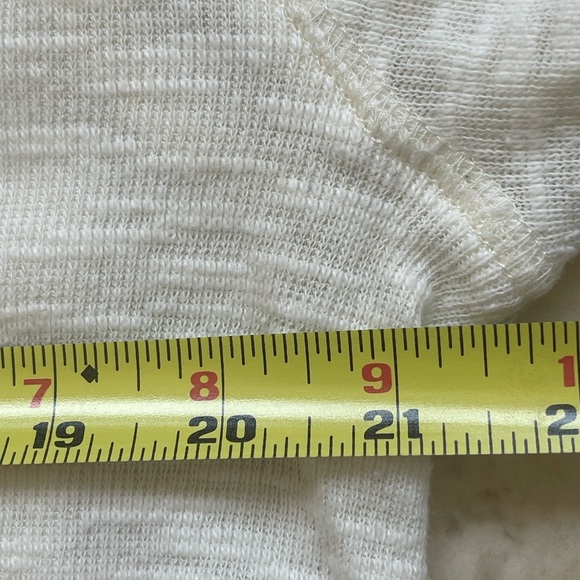 Free People We The Free Split Back Turtleneck White Ivory Size Large NWOT - Picture 6 of 8